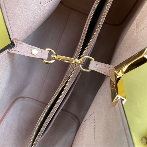 βSOLDβπLIKE NEWπ Louis Vuitton Kimono MM Monogram V Tote Bag - Picture 12 of 16